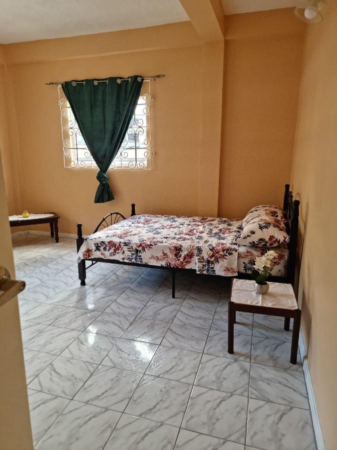 Coco Rose Apartments Soufrière Екстериор снимка
